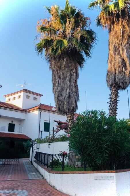 شقة Pietra Ligure - Essential With Swimming Pool المظهر الخارجي الصورة